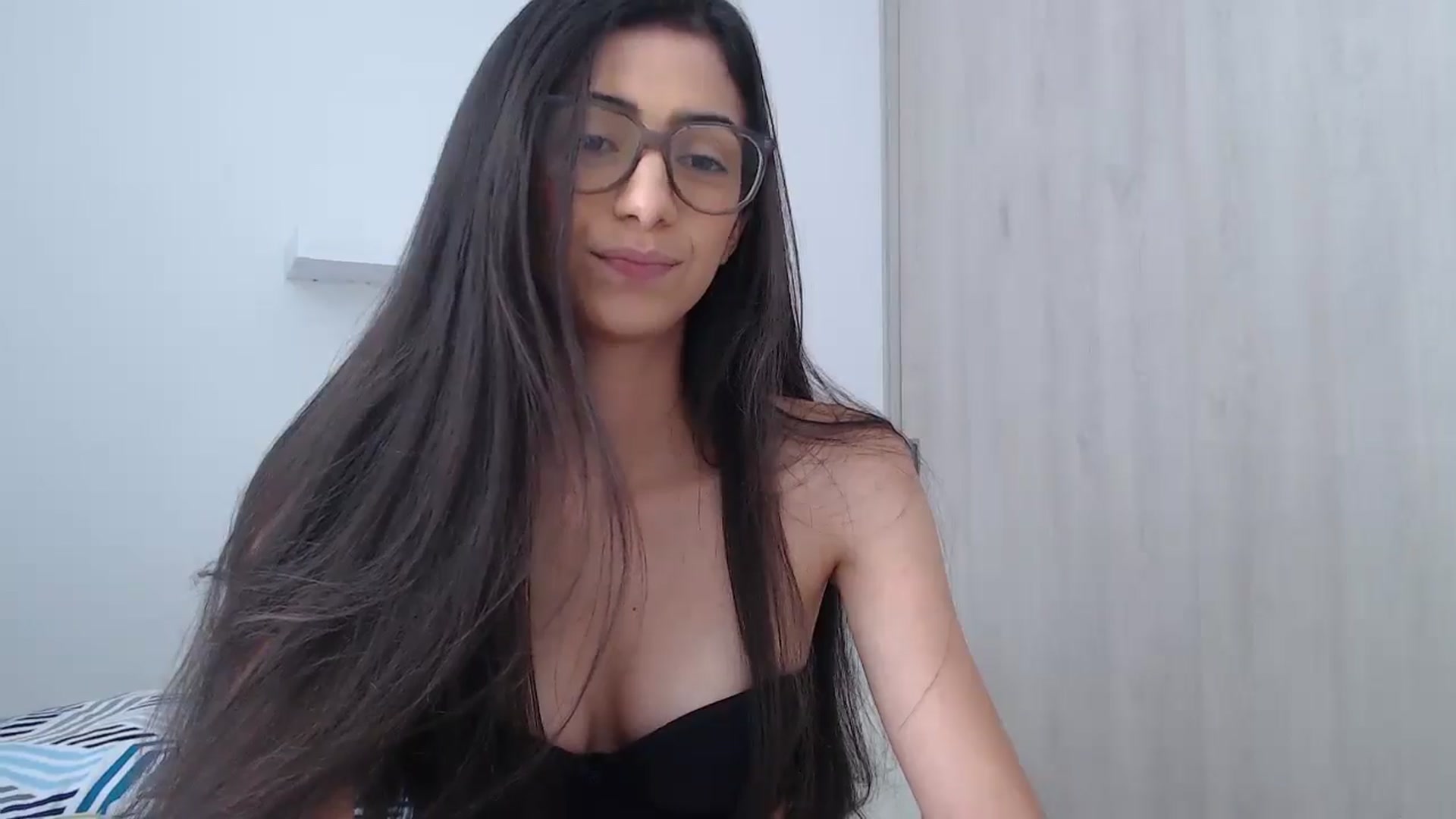 Gallery image thumbnail from Luna_Vargas's myfreecams stream on, 04/03/2025, 17:16 image 9 of 20