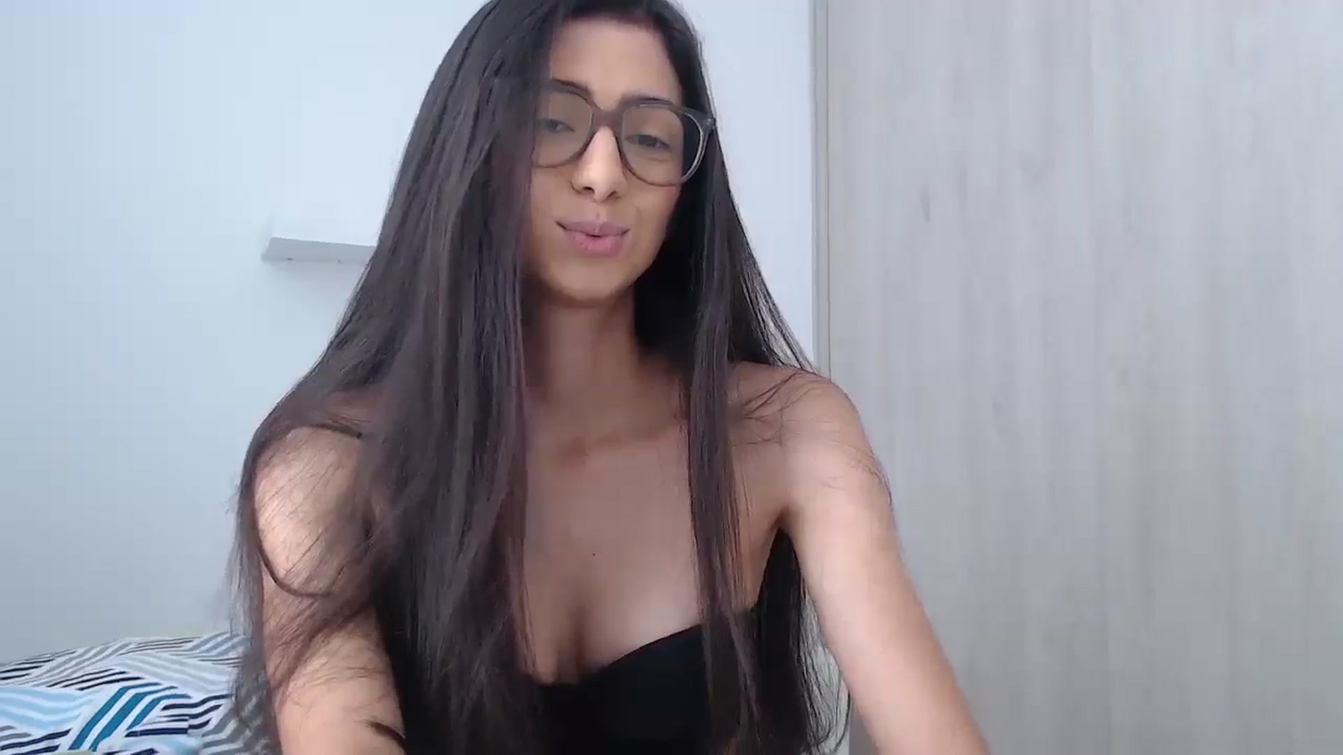 Gallery image thumbnail from Luna_Vargas's myfreecams stream on, 04/03/2025, 17:16 image 7 of 20