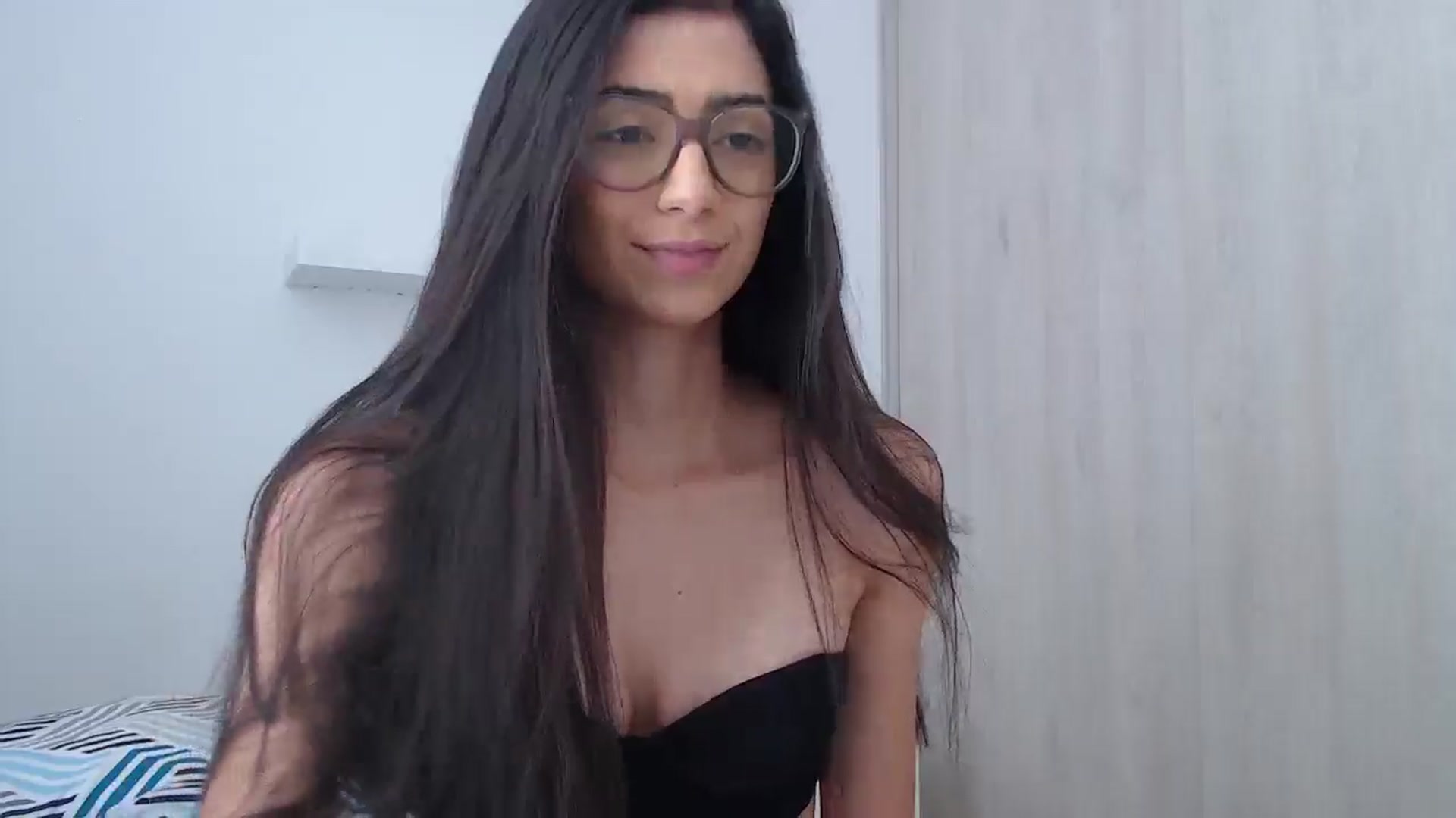 Gallery image thumbnail from Luna_Vargas's myfreecams stream on, 04/03/2025, 17:16 image 5 of 20