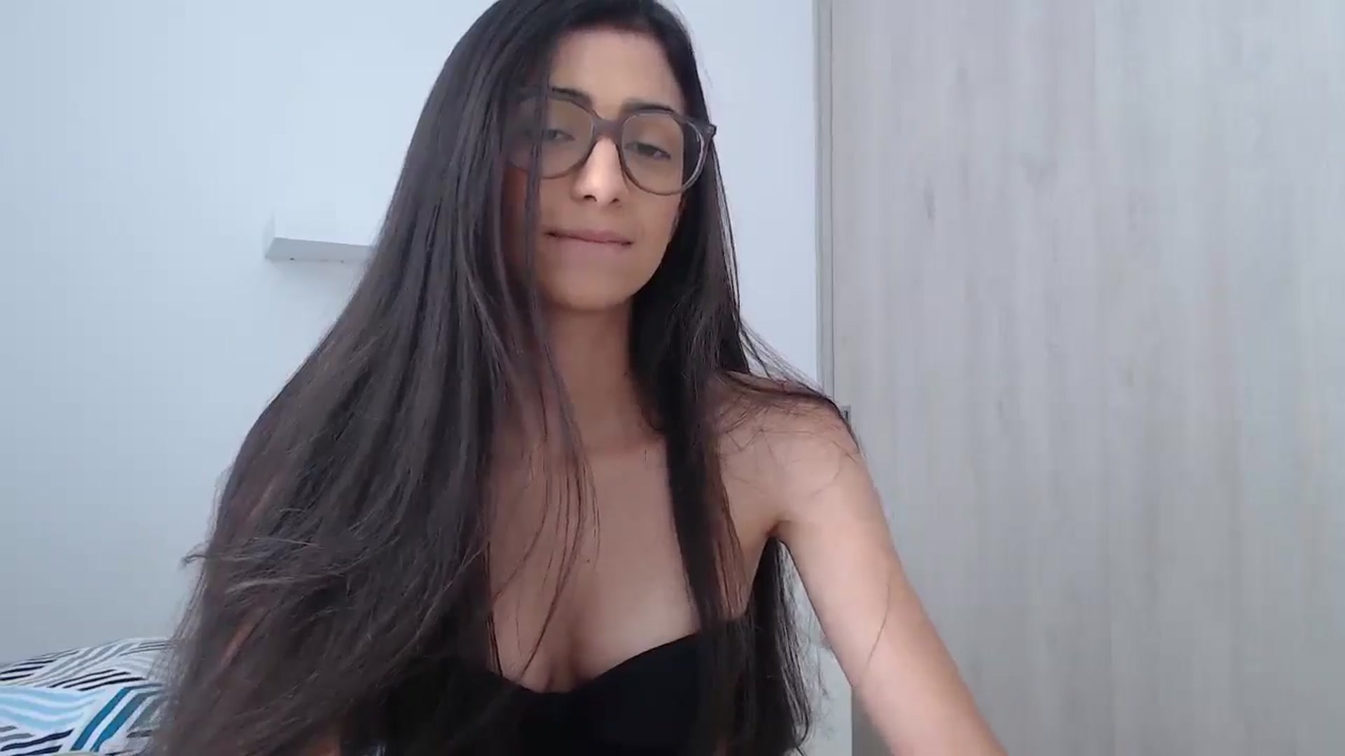 Gallery image thumbnail from Luna_Vargas's myfreecams stream on, 04/03/2025, 17:16 image 10 of 20