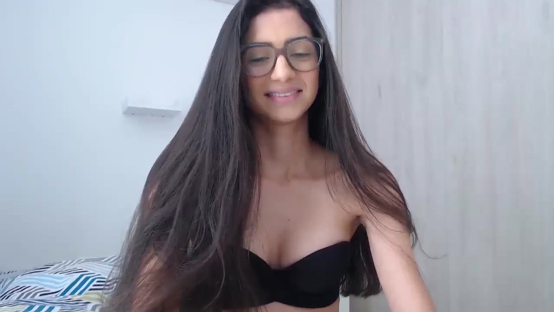 Gallery image thumbnail from Luna_Vargas's myfreecams stream on, 04/03/2025, 17:16 image 3 of 20