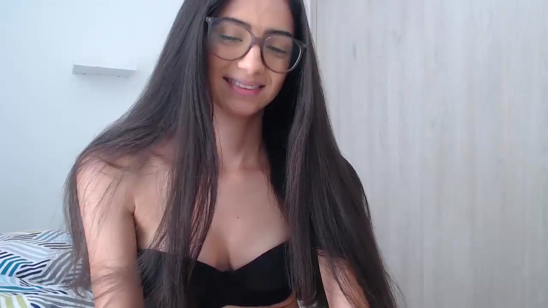 Gallery image thumbnail from Luna_Vargas's myfreecams stream on, 04/03/2025, 19:32 image 19 of 20