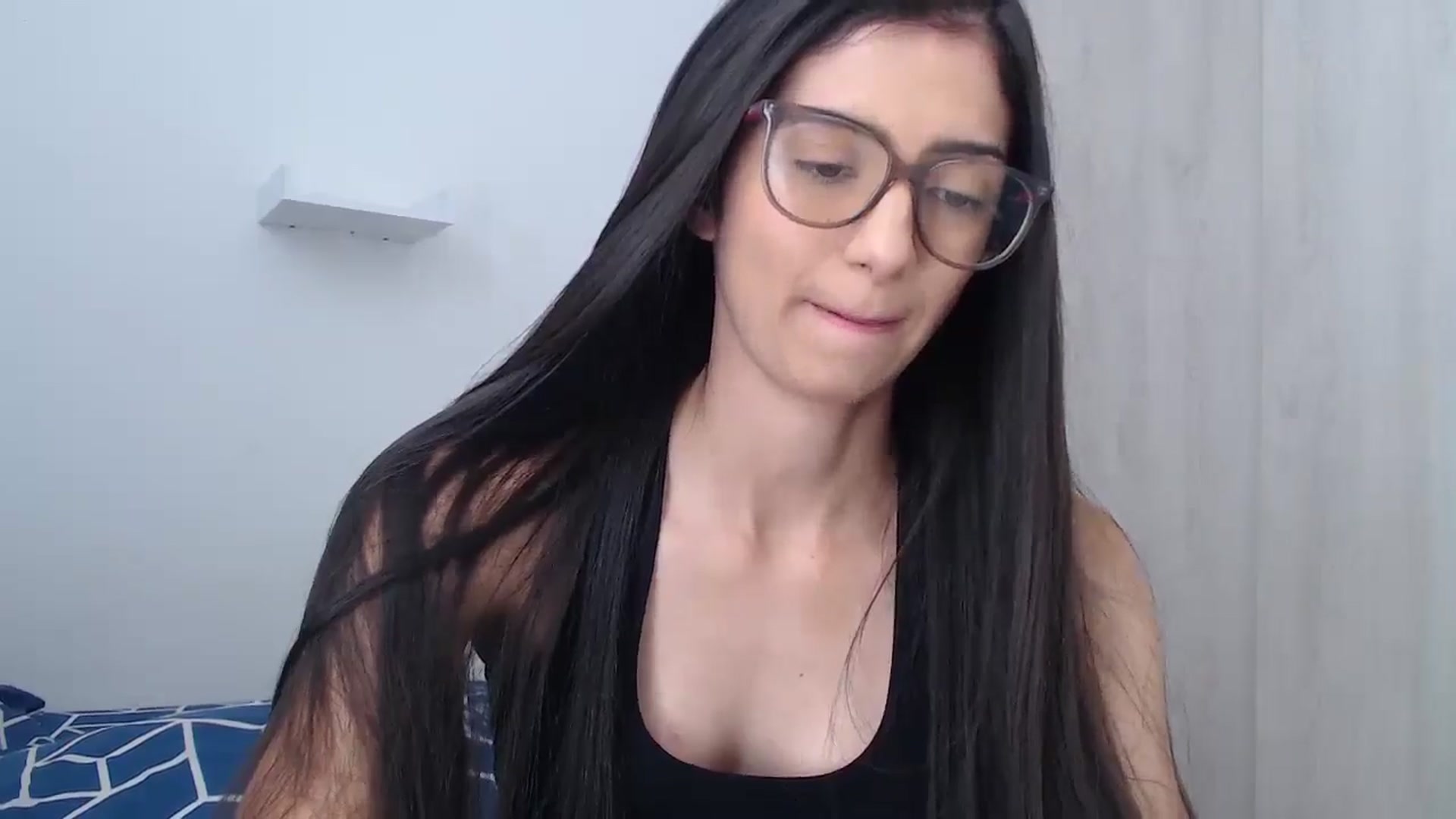 Gallery image thumbnail from Luna_Vargas's myfreecams stream on, 05/28/2025, 15:29 image 4 of 20
