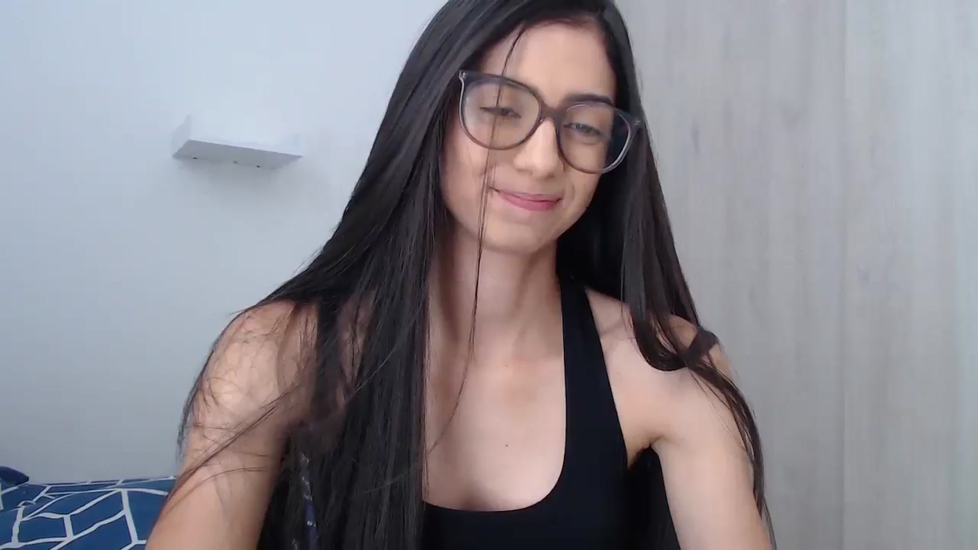 Gallery image thumbnail from Luna_Vargas's myfreecams stream on, 05/28/2025, 15:29 image 9 of 20