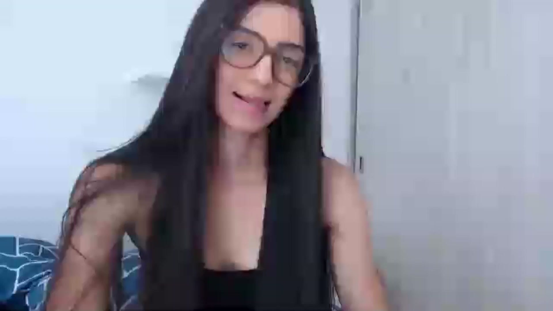 Gallery image thumbnail from Luna_Vargas's myfreecams stream on, 05/28/2025, 15:49 image 8 of 20