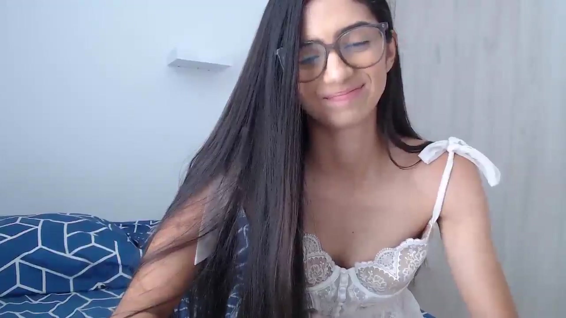 Gallery image thumbnail from Luna_Vargas's myfreecams stream on, 06/03/2025, 17:23 image 17 of 20