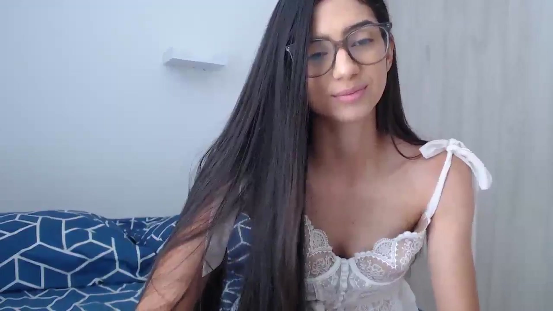 Gallery image thumbnail from Luna_Vargas's myfreecams stream on, 06/03/2025, 17:23 image 16 of 20