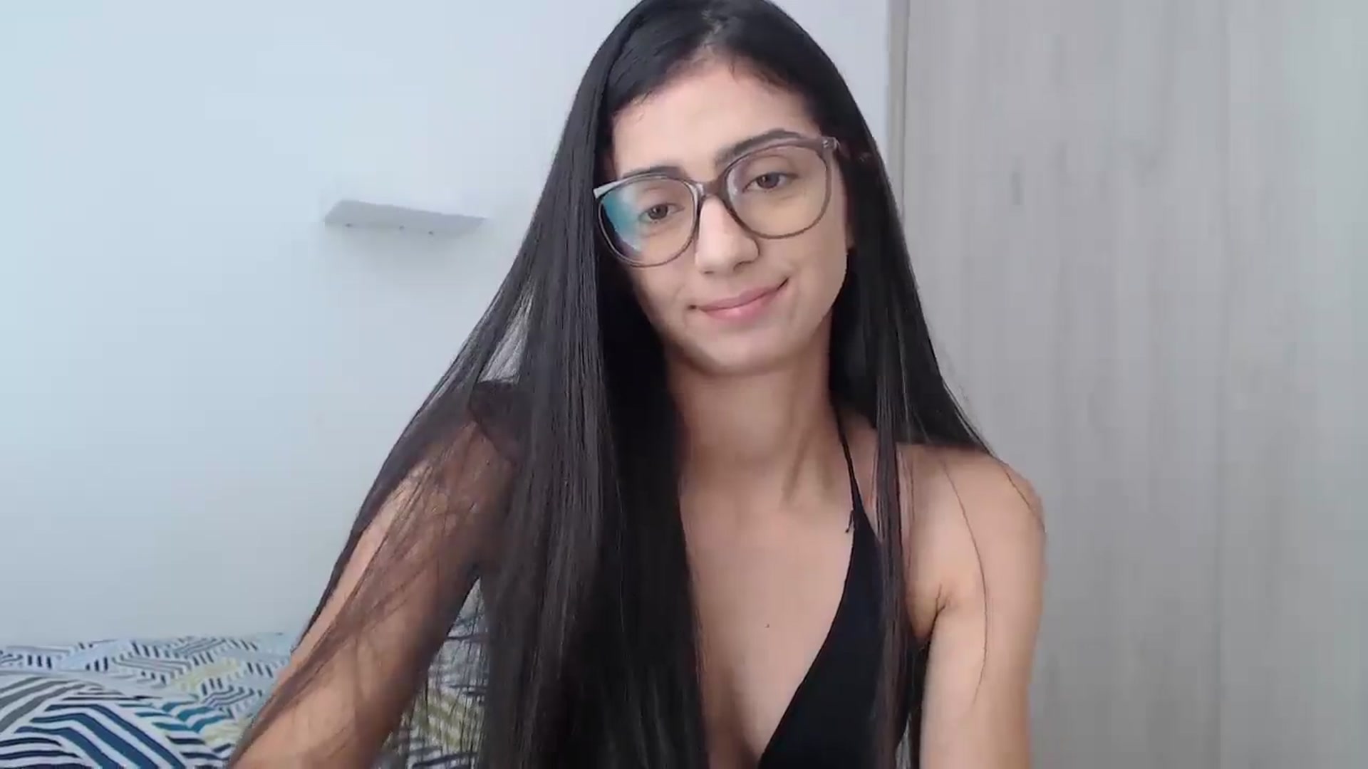 Gallery image thumbnail from Luna_Vargas's myfreecams stream on, 06/18/2025, 14:21 image 17 of 20