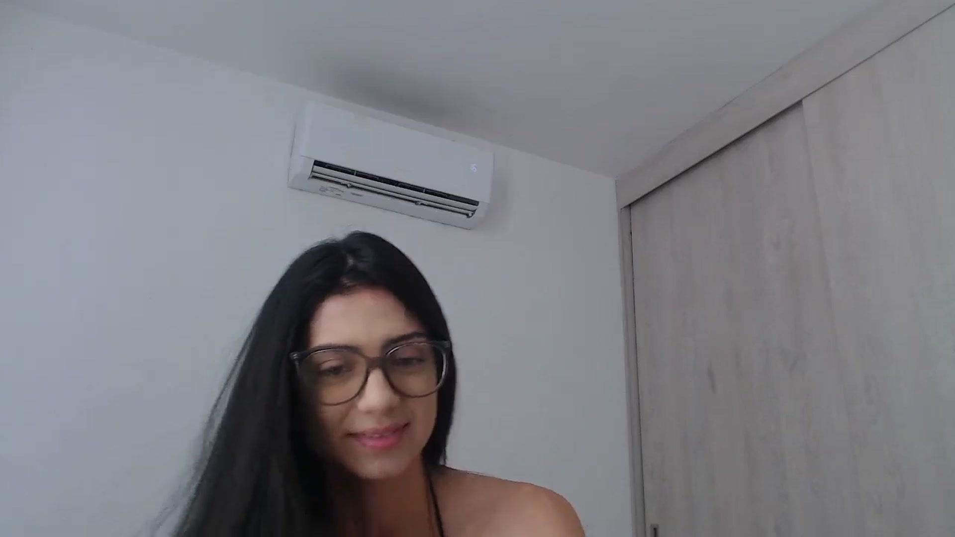 Gallery image thumbnail from Luna_Vargas's myfreecams stream on, 06/18/2025, 14:21 image 7 of 20