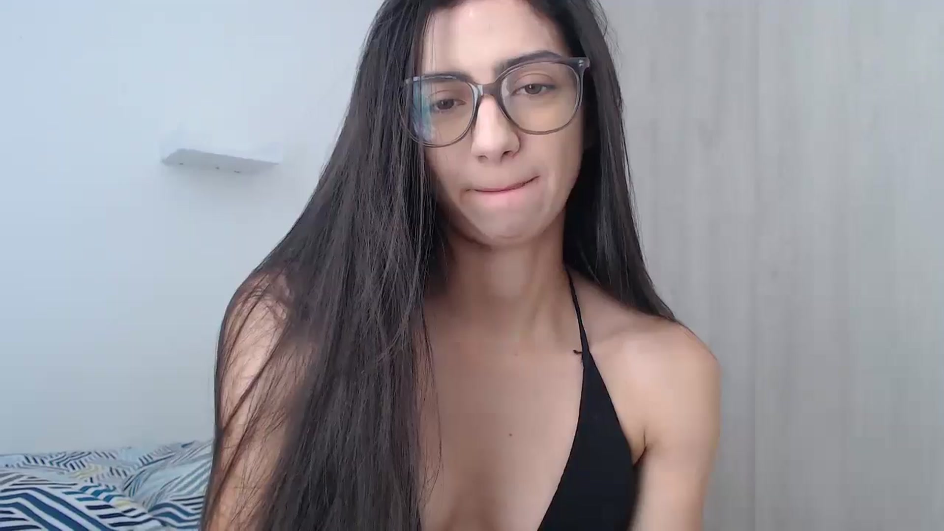 Gallery image thumbnail from Luna_Vargas's myfreecams stream on, 06/18/2025, 14:21 image 3 of 20
