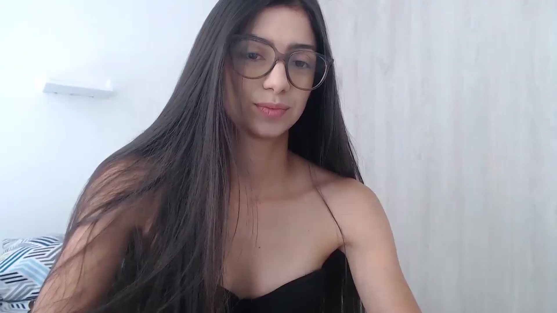Gallery image thumbnail from Luna_Vargas's myfreecams stream on, 06/25/2025, 14:17 image 2 of 20