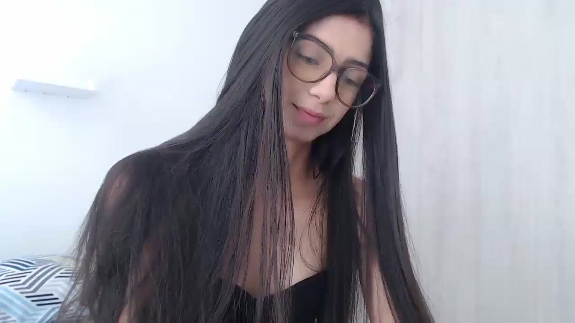 Gallery image thumbnail from Luna_Vargas's myfreecams stream on, 06/25/2025, 14:17 image 17 of 20