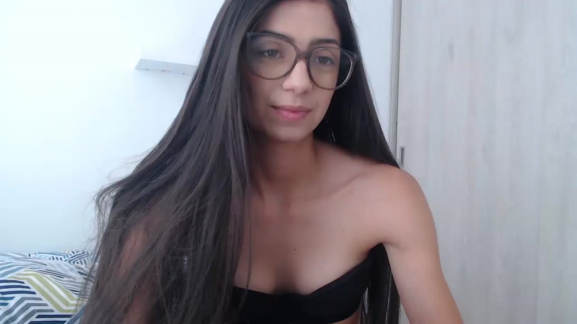 Gallery image thumbnail from Luna_Vargas's myfreecams stream on, 06/25/2025, 15:14 image 15 of 20