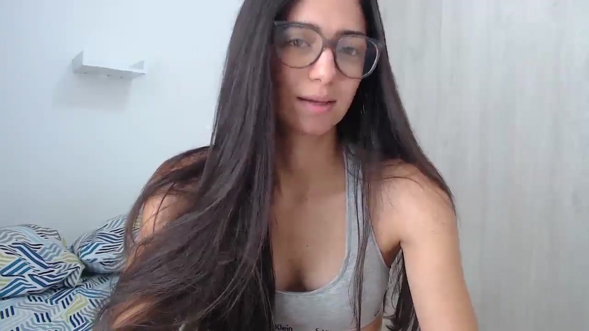 Gallery image thumbnail from Luna_Vargas's myfreecams stream on, 08/18/2025, 15:50 image 9 of 20