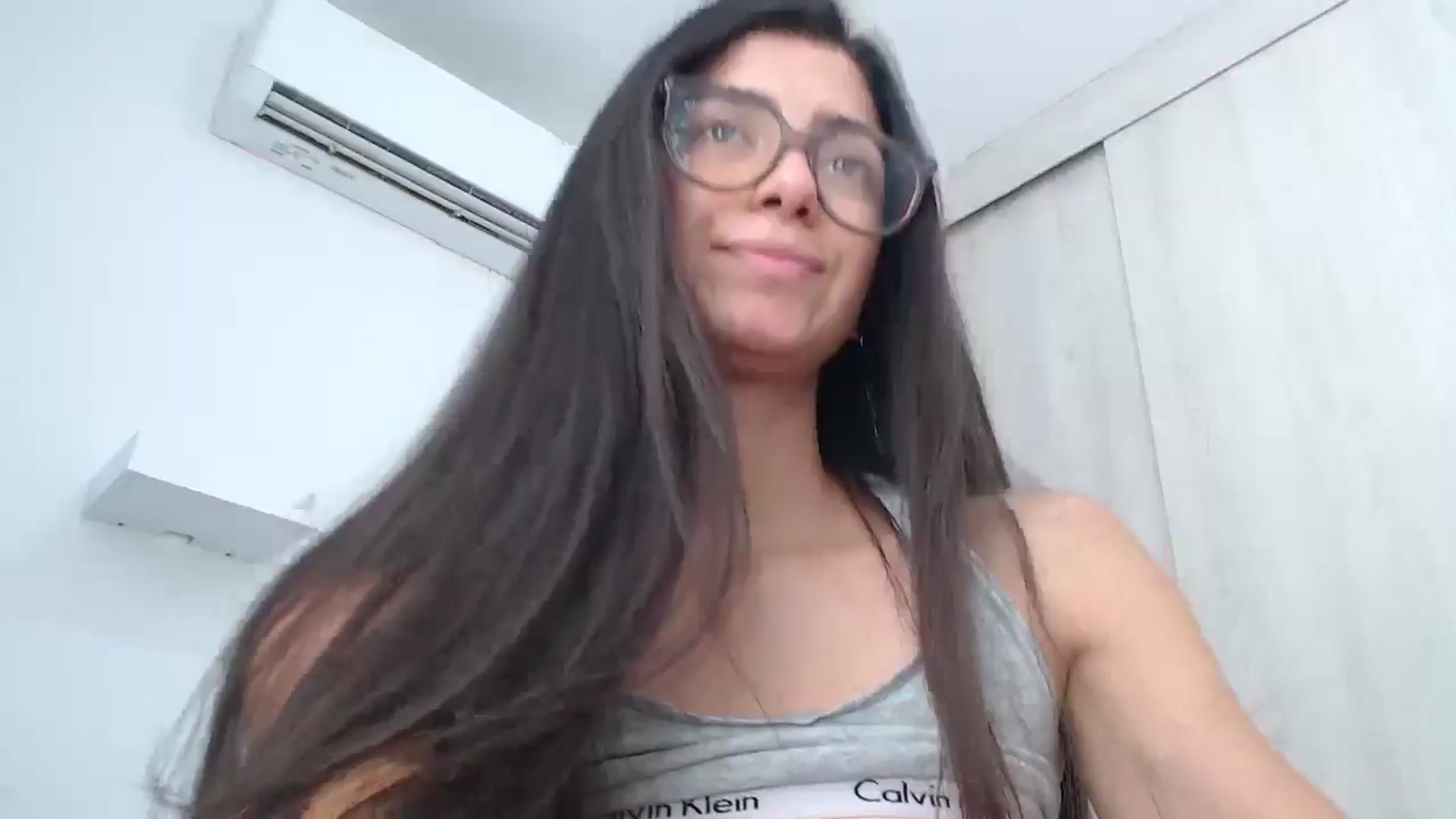 Gallery image thumbnail from Luna_Vargas's myfreecams stream on, 08/18/2025, 17:38 image 17 of 20