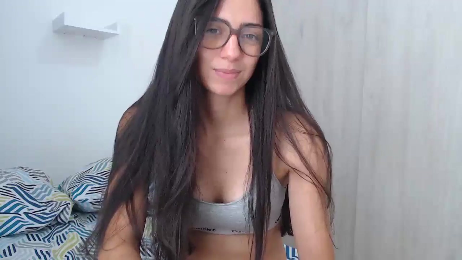 Gallery image thumbnail from Luna_Vargas's myfreecams stream on, 08/18/2025, 17:38 image 15 of 20