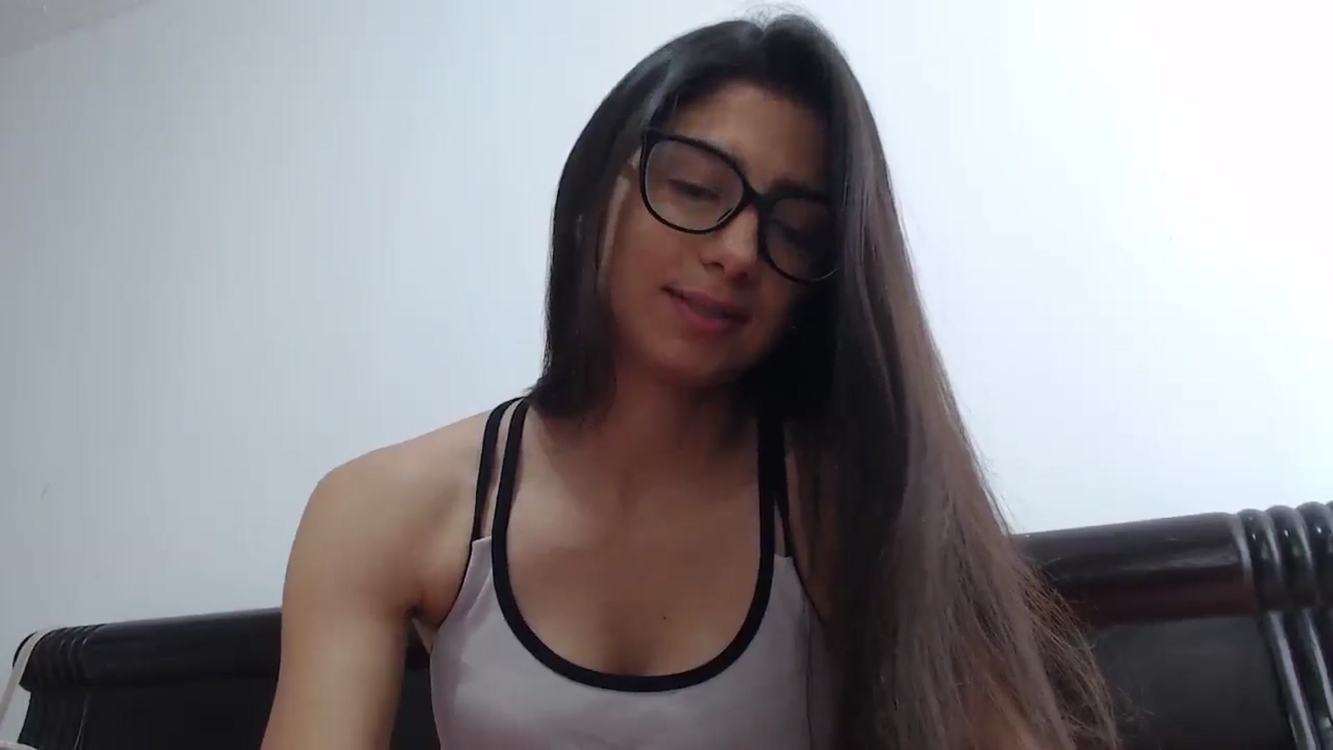 Gallery image thumbnail from Luna_Vargas's myfreecams stream on, 12/03/2025, 15:34 image 4 of 20