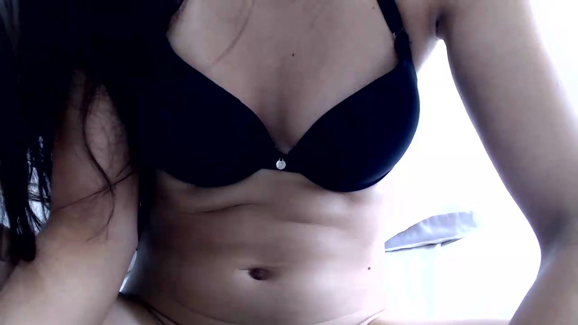 Gallery image thumbnail from Luna_Vargas's myfreecams stream on, 06/16/2026, 18:10 image 5 of 20