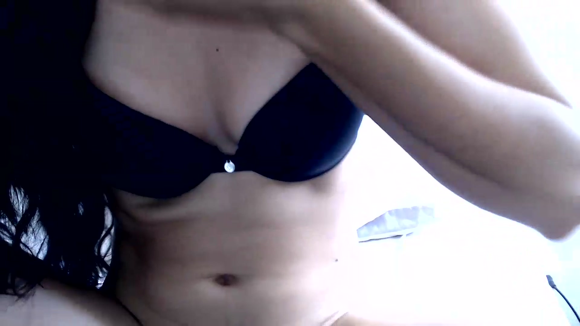 Gallery image thumbnail from Luna_Vargas's myfreecams stream on, 06/16/2026, 18:10 image 9 of 20