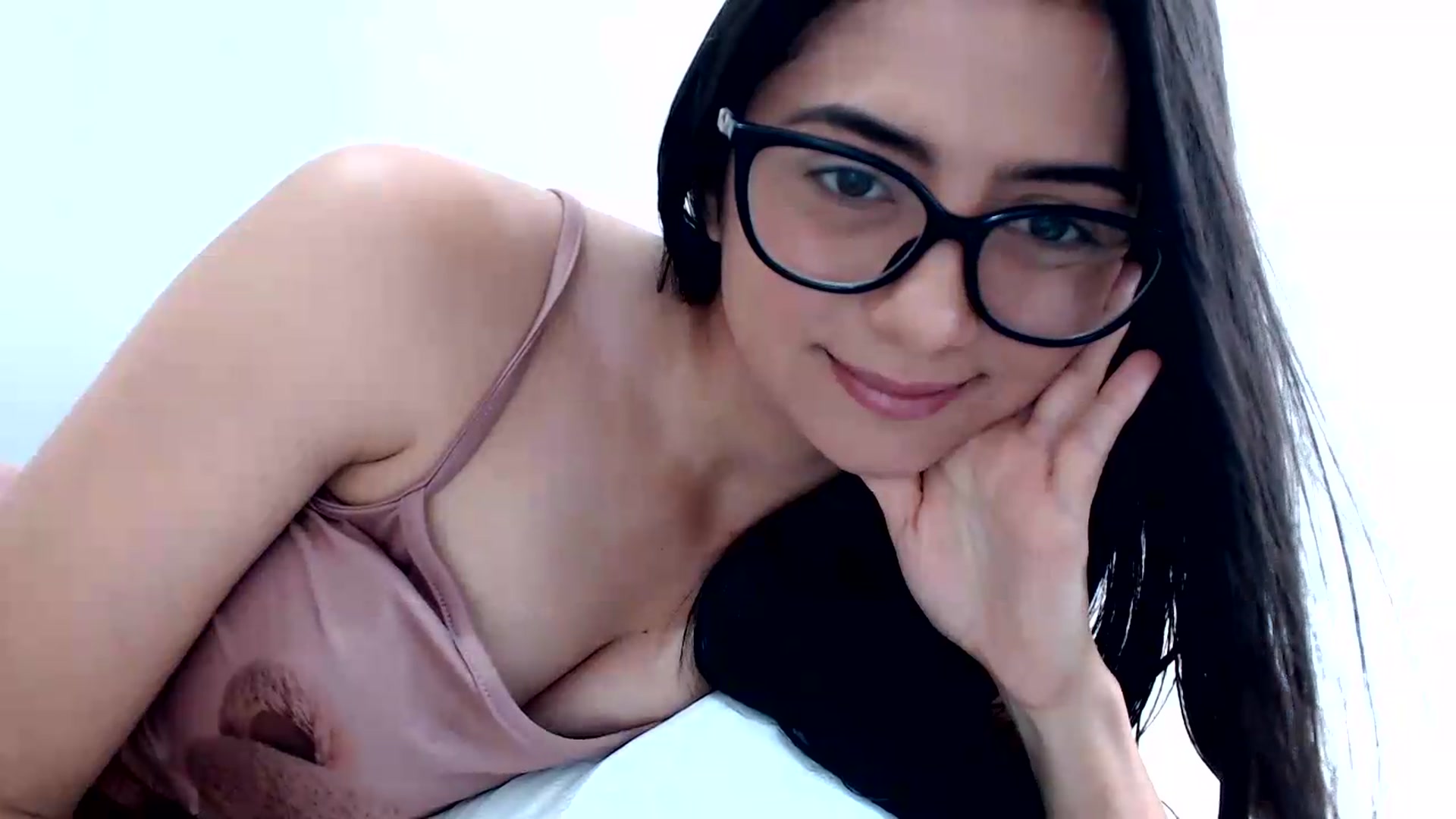 Gallery image thumbnail from Luna_Vargas's myfreecams stream on, 06/30/2026, 18:52 image 9 of 20
