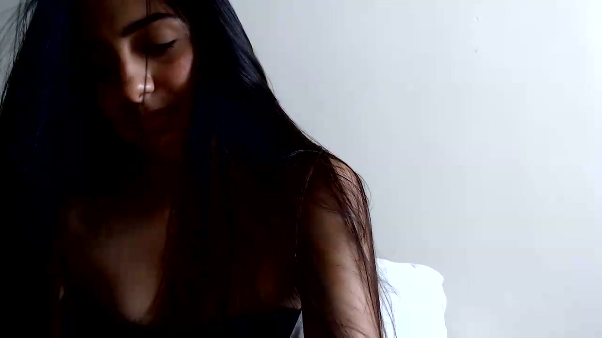Gallery image thumbnail from Luna_Vargas's myfreecams stream on, 07/06/2026, 17:53 image 9 of 20