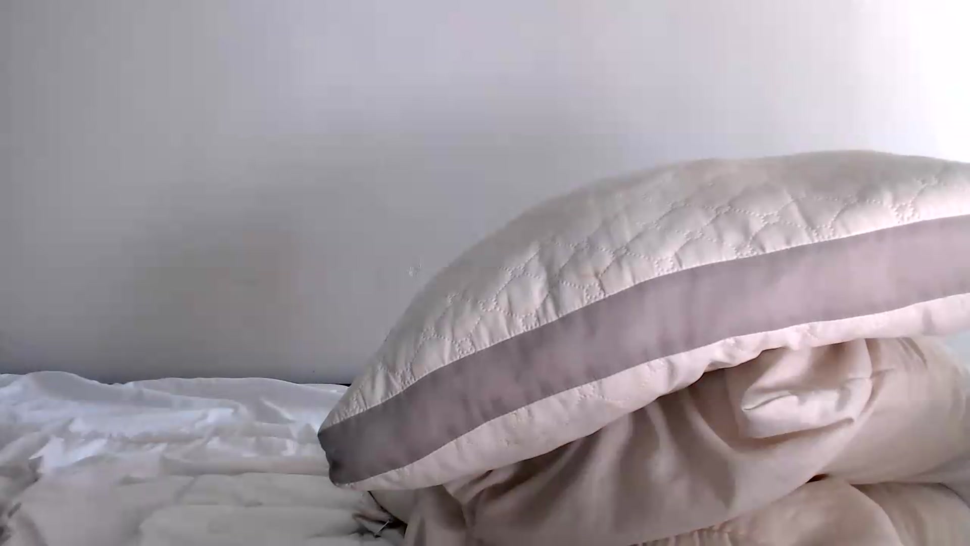 Gallery image thumbnail from Luna_Vargas's myfreecams stream on, 08/01/2026, 18:15 image 18 of 20