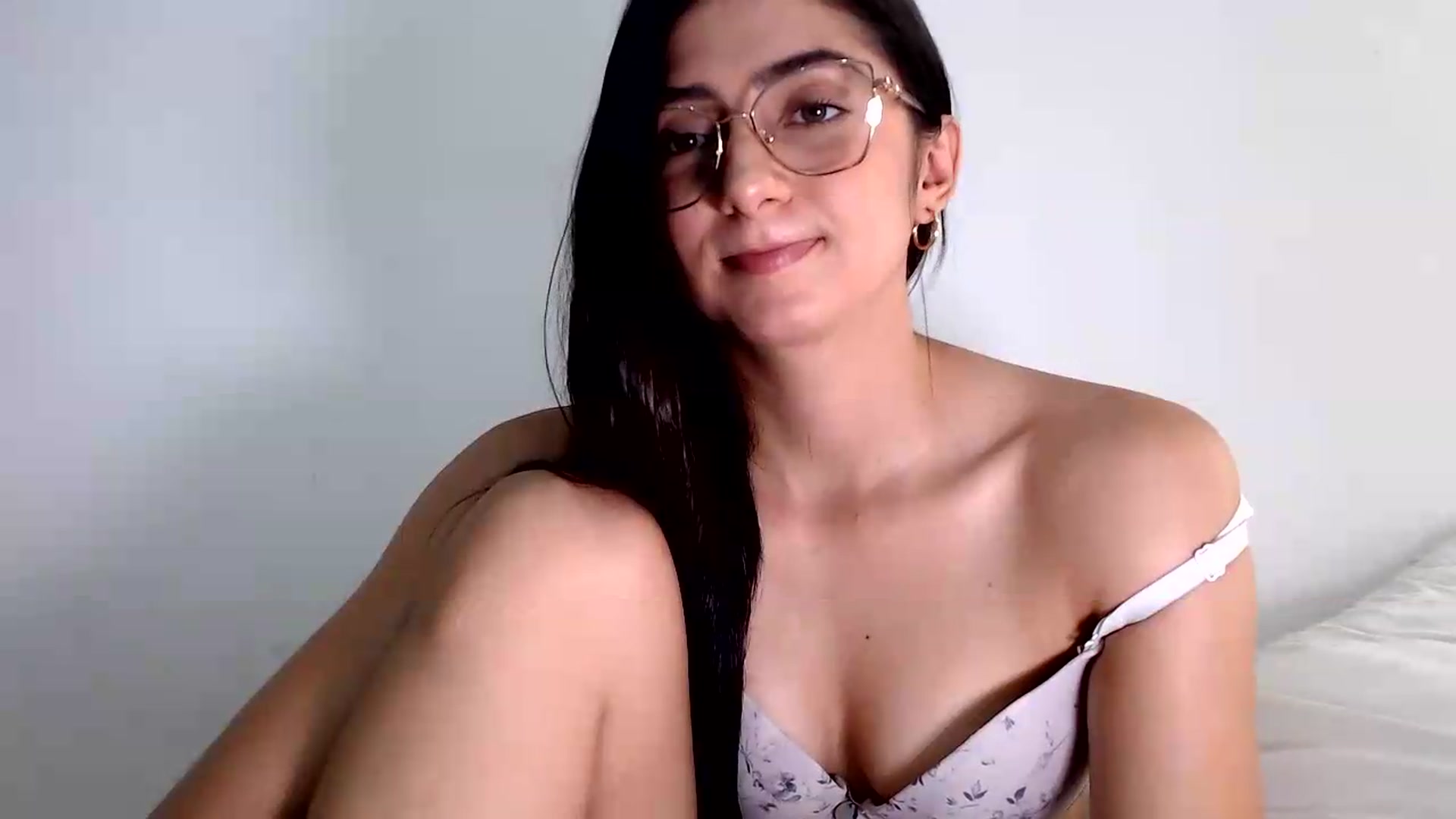 Gallery image thumbnail from Luna_Vargas's myfreecams stream on, 08/29/2026, 18:25 image 19 of 20