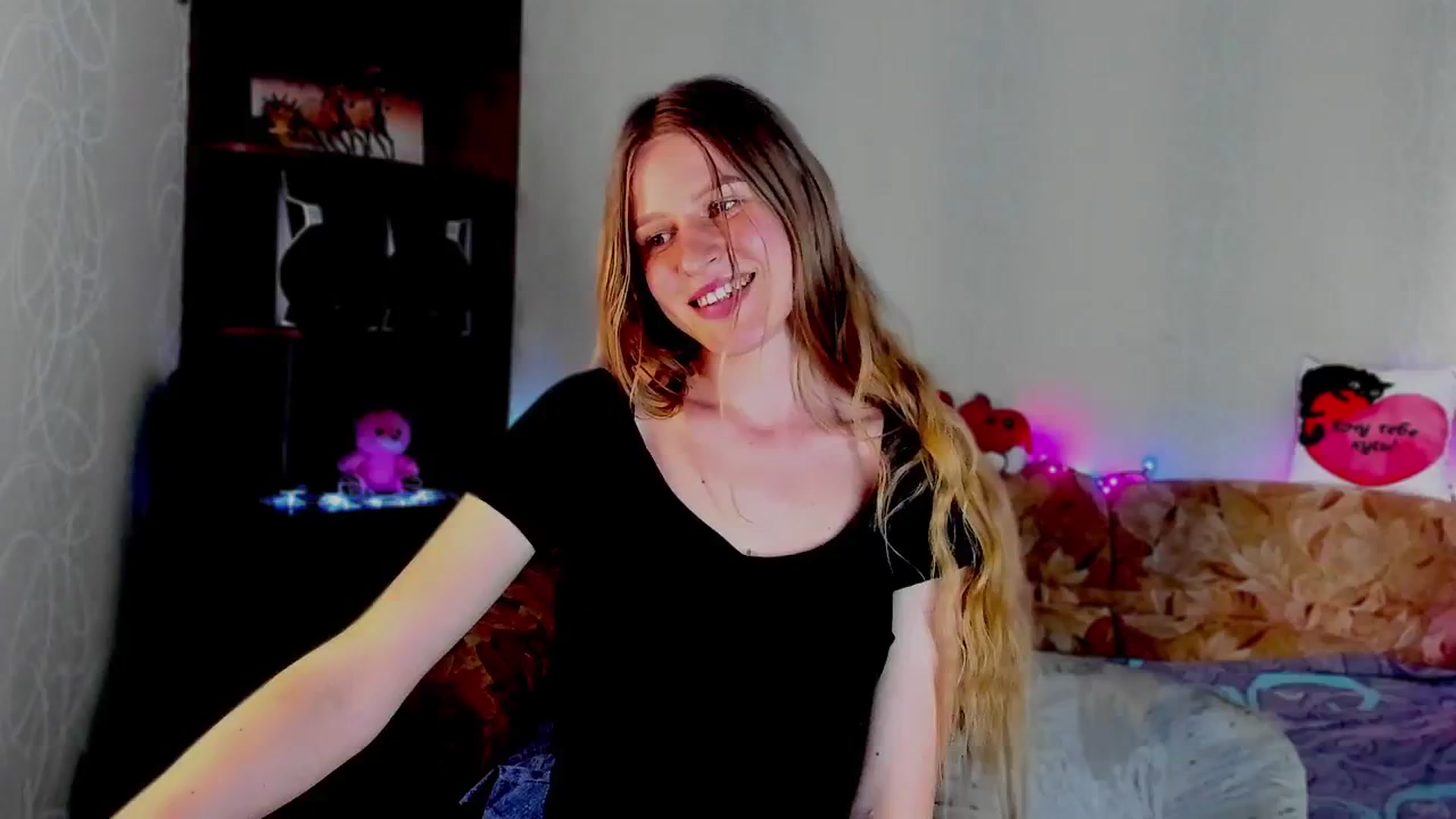 Gallery image thumbnail from Luna_evan's myfreecams stream on, 05/01/2025, 13:56 image 20 of 20
