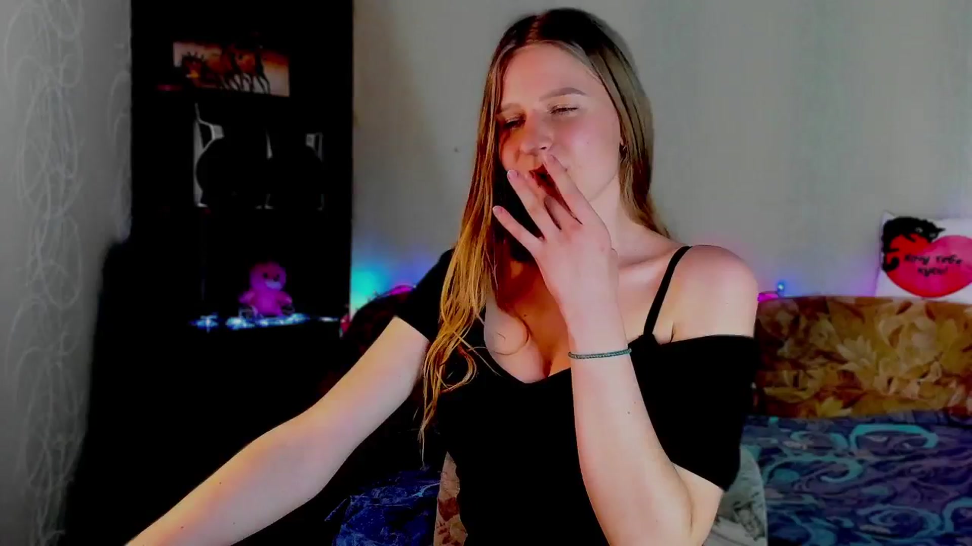 Gallery image thumbnail from Luna_evan's myfreecams stream on, 05/01/2025, 13:56 image 1 of 20