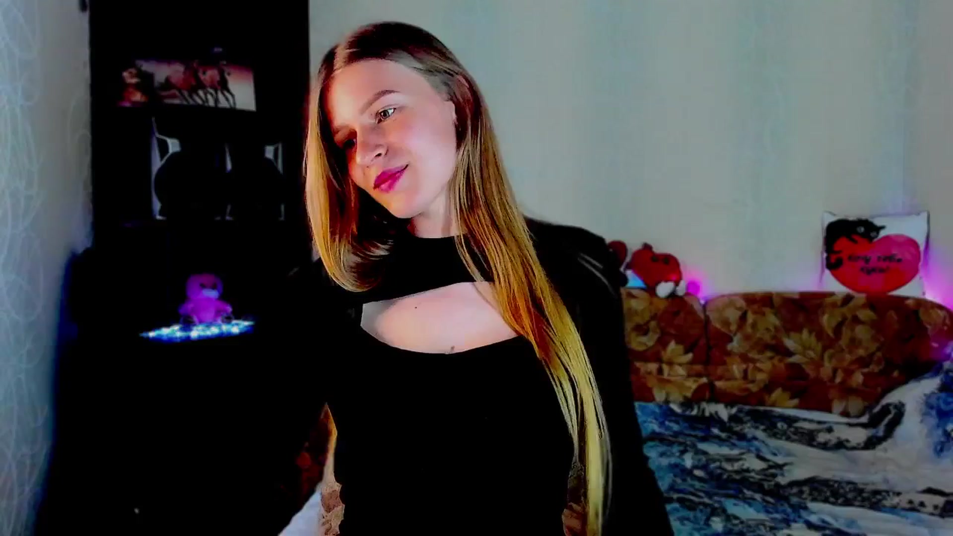 Gallery image thumbnail from Luna_evan's myfreecams stream on, 05/13/2025, 11:27 image 6 of 20