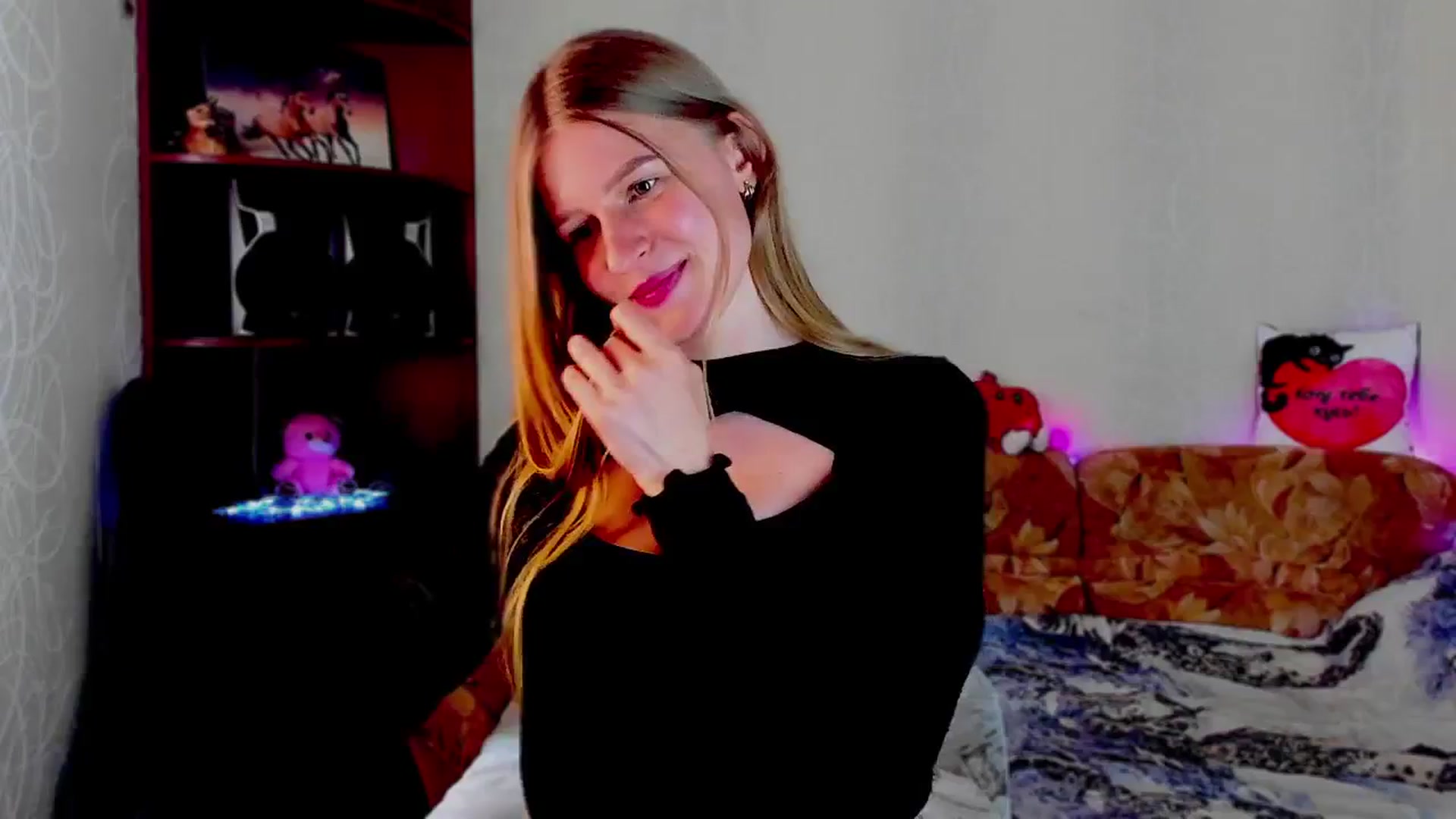 Gallery image thumbnail from Luna_evan's myfreecams stream on, 05/13/2025, 11:27 image 16 of 20