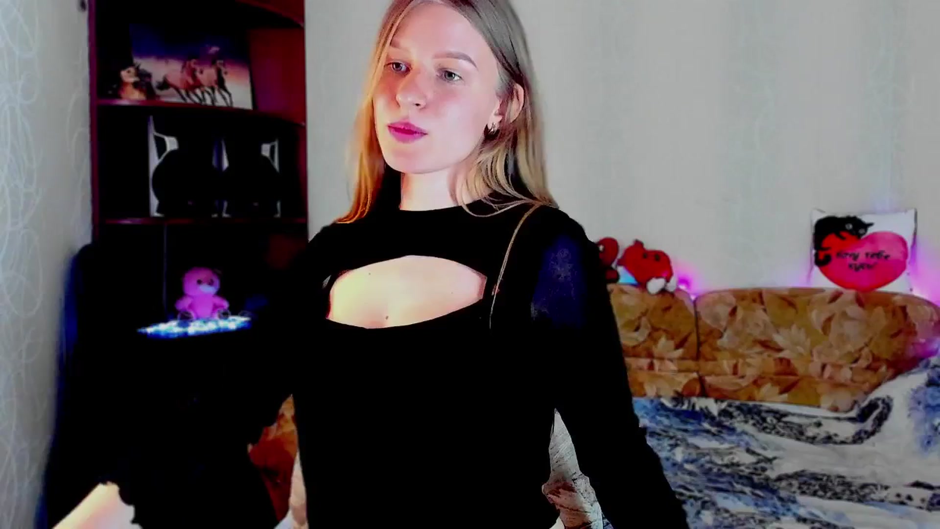 Gallery image thumbnail from Luna_evan's myfreecams stream on, 05/13/2025, 11:27 image 4 of 20