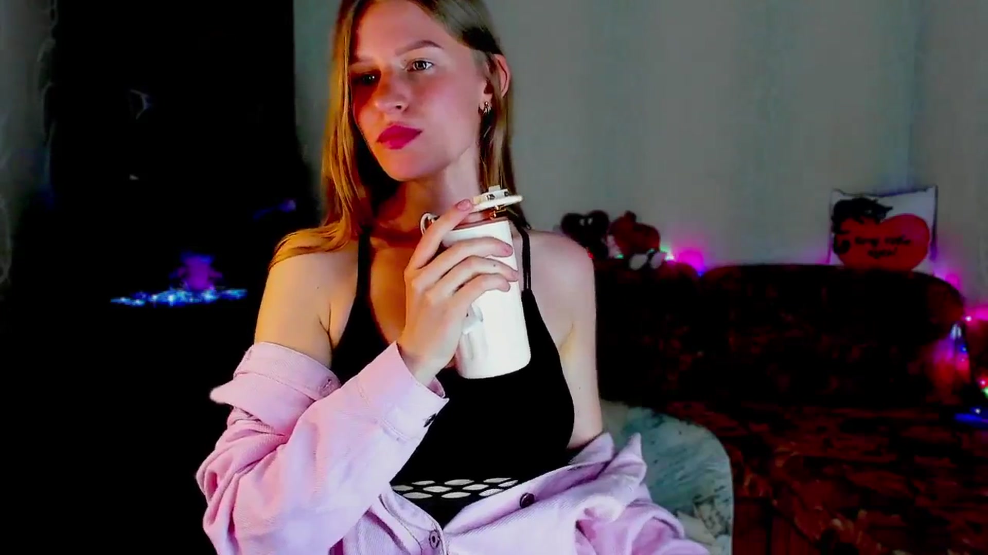 Gallery image thumbnail from Luna_evan's myfreecams stream on, 05/20/2025, 13:10 image 12 of 20