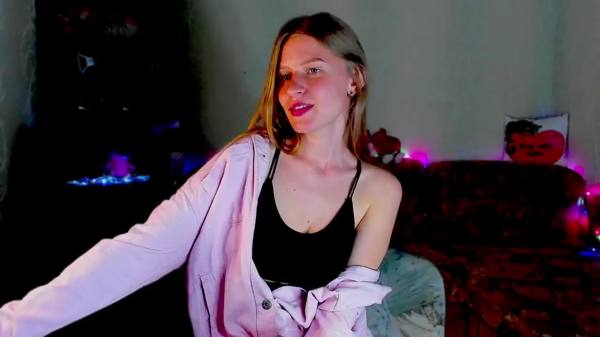 Gallery image thumbnail from Luna_evan's myfreecams stream on, 05/20/2025, 13:10 image 11 of 20