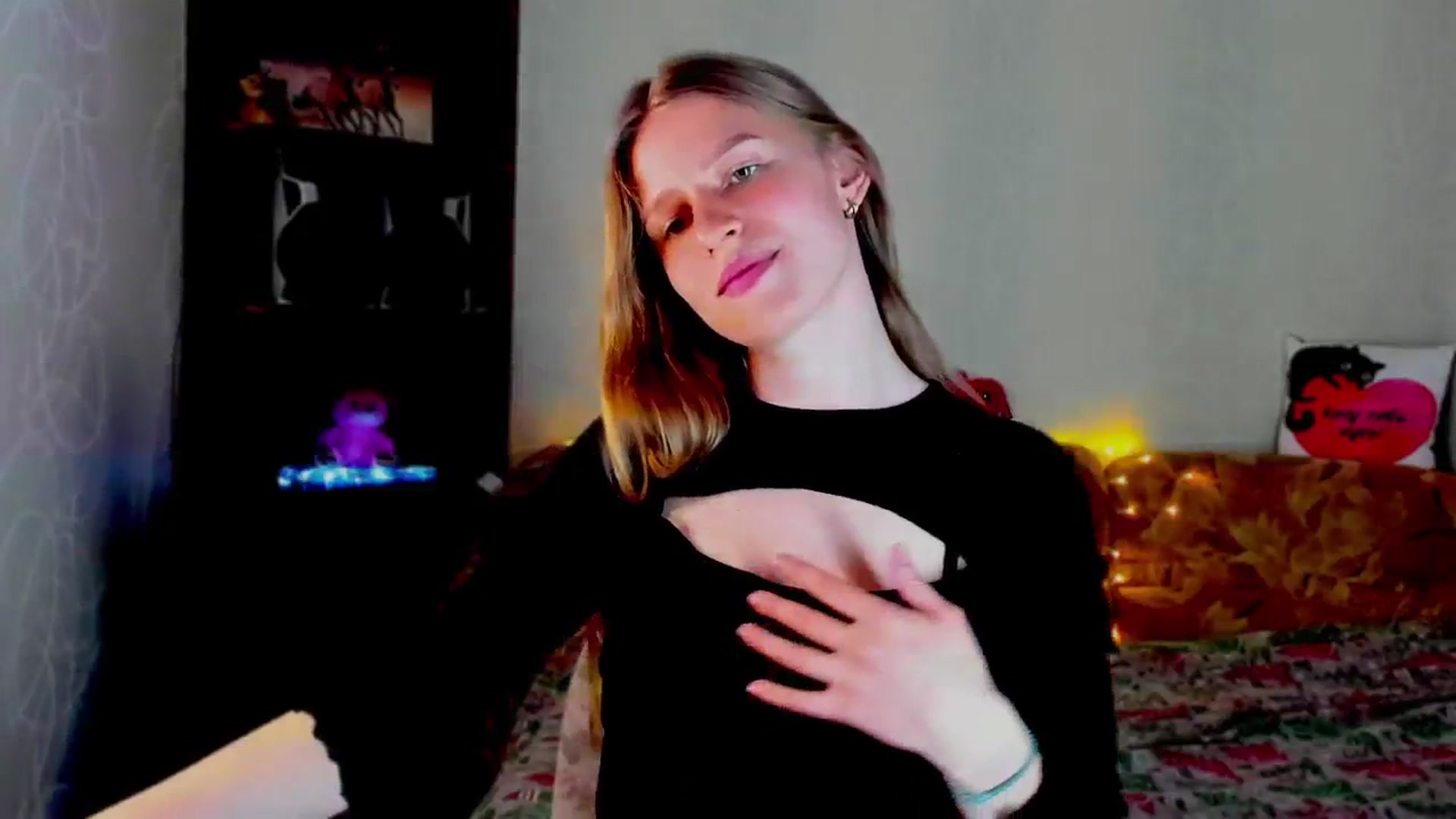 Gallery image thumbnail from Luna_evan's myfreecams stream on, 05/21/2025, 09:45 image 11 of 20