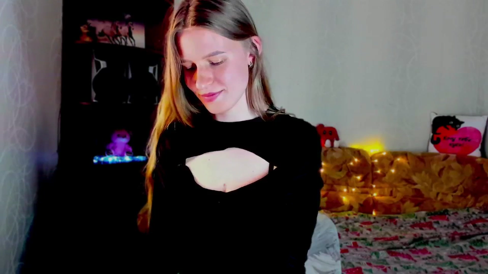 Gallery image thumbnail from Luna_evan's myfreecams stream on, 05/21/2025, 09:45 image 19 of 20