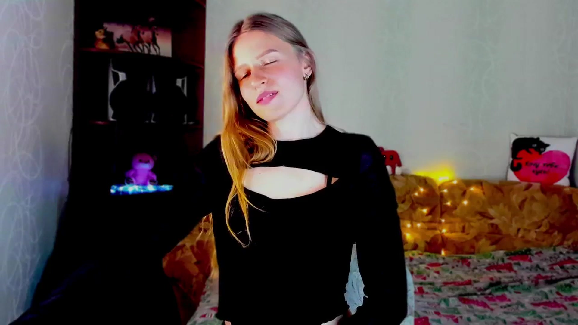 Gallery image thumbnail from Luna_evan's myfreecams stream on, 05/21/2025, 09:45 image 16 of 20