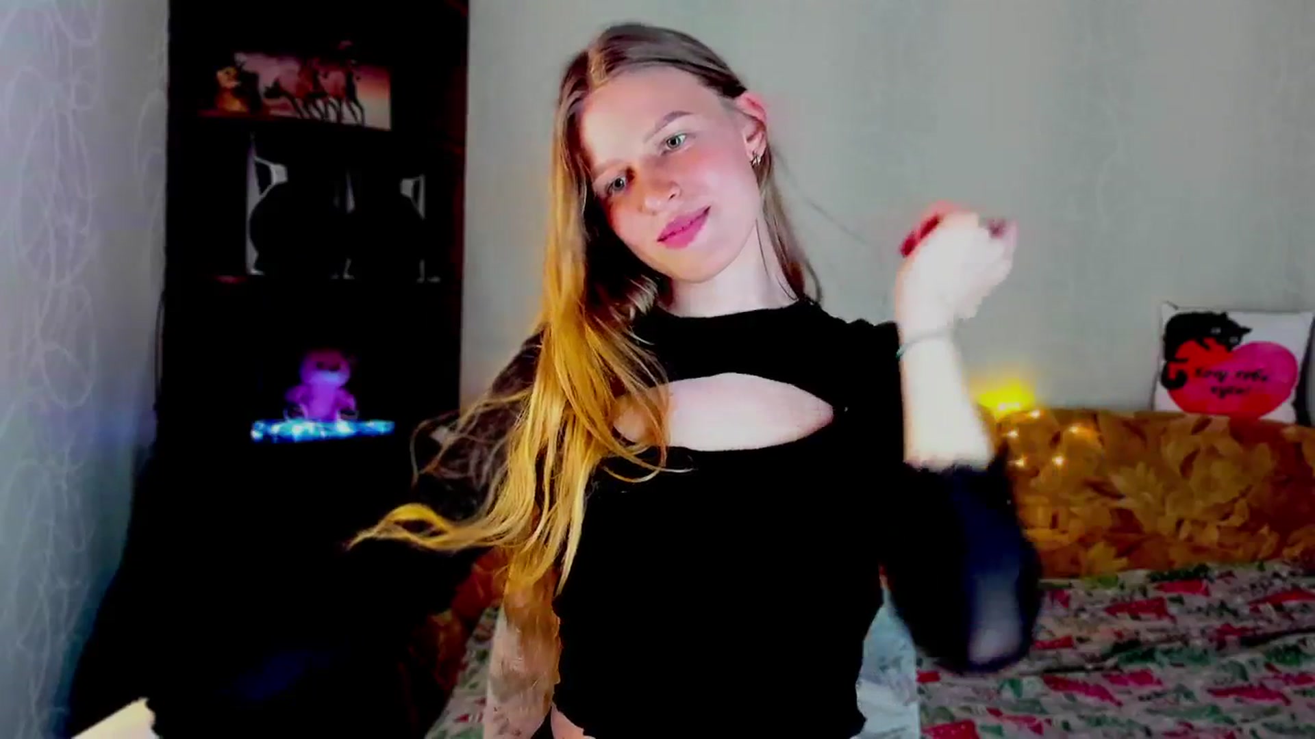 Gallery image thumbnail from Luna_evan's myfreecams stream on, 05/21/2025, 09:45 image 20 of 20