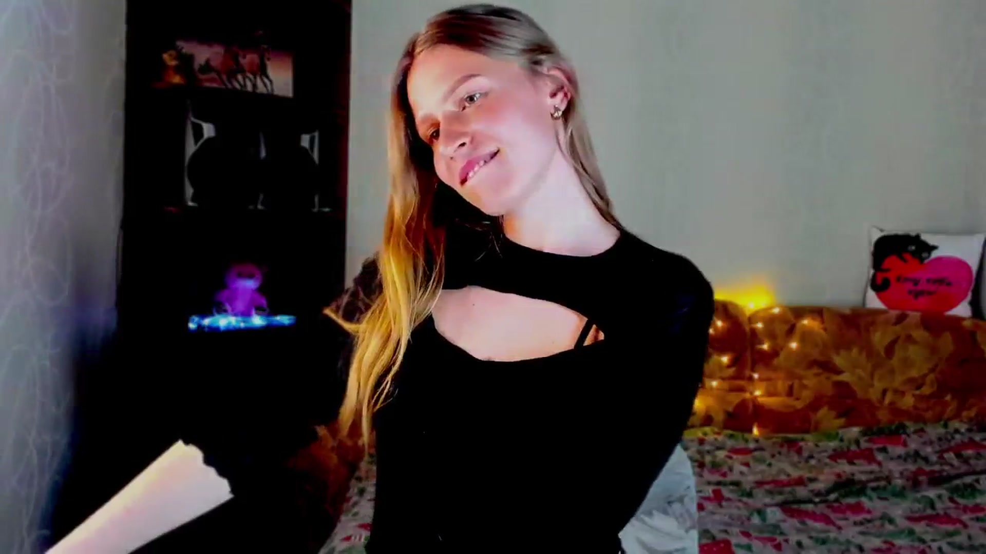 Gallery image thumbnail from Luna_evan's myfreecams stream on, 05/21/2025, 09:45 image 13 of 20