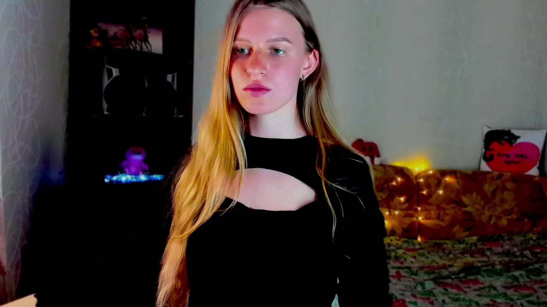 Gallery image thumbnail from Luna_evan's myfreecams stream on, 05/21/2025, 11:47 image 19 of 20
