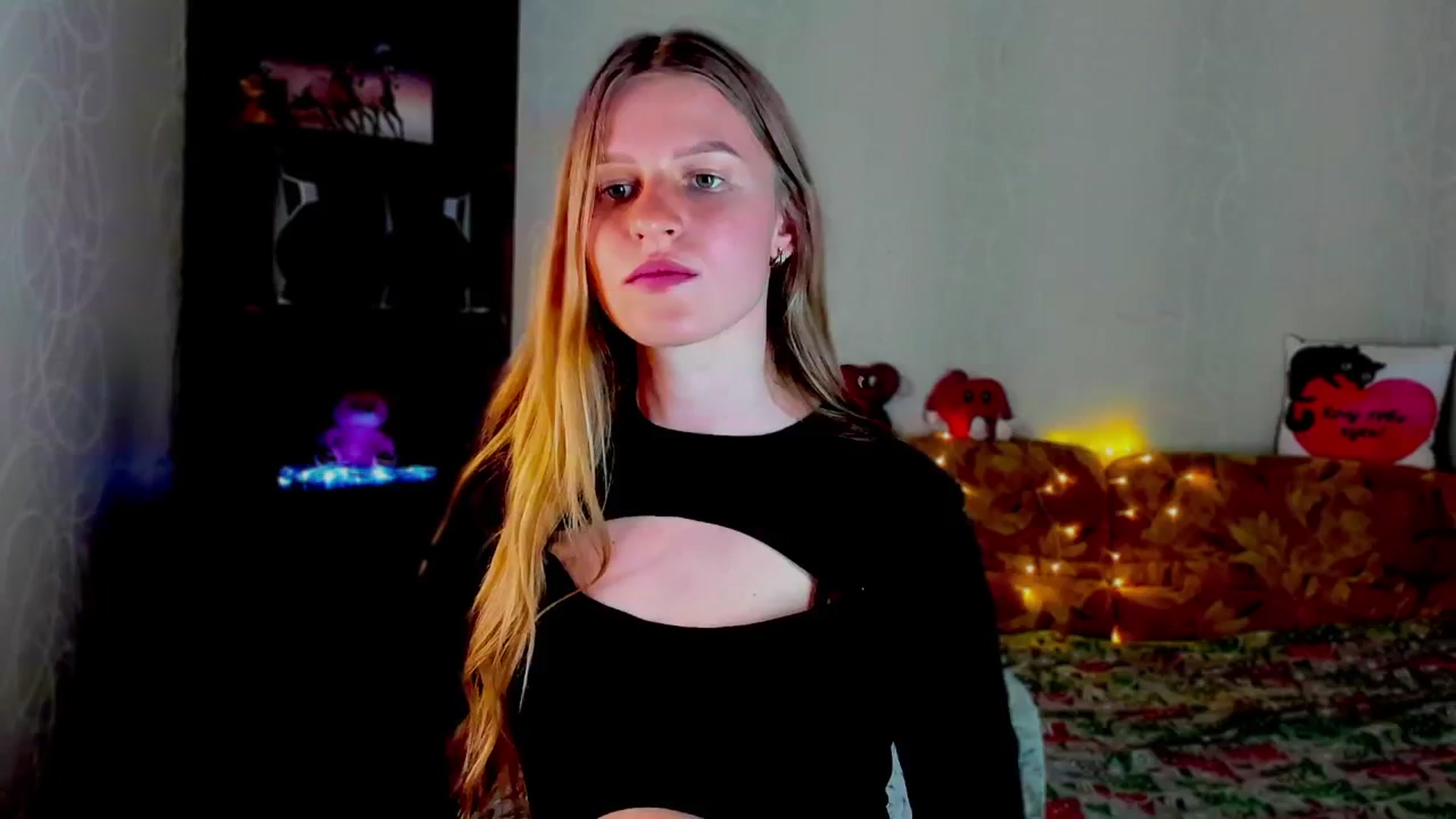 Gallery image thumbnail from Luna_evan's myfreecams stream on, 05/21/2025, 11:47 image 12 of 20