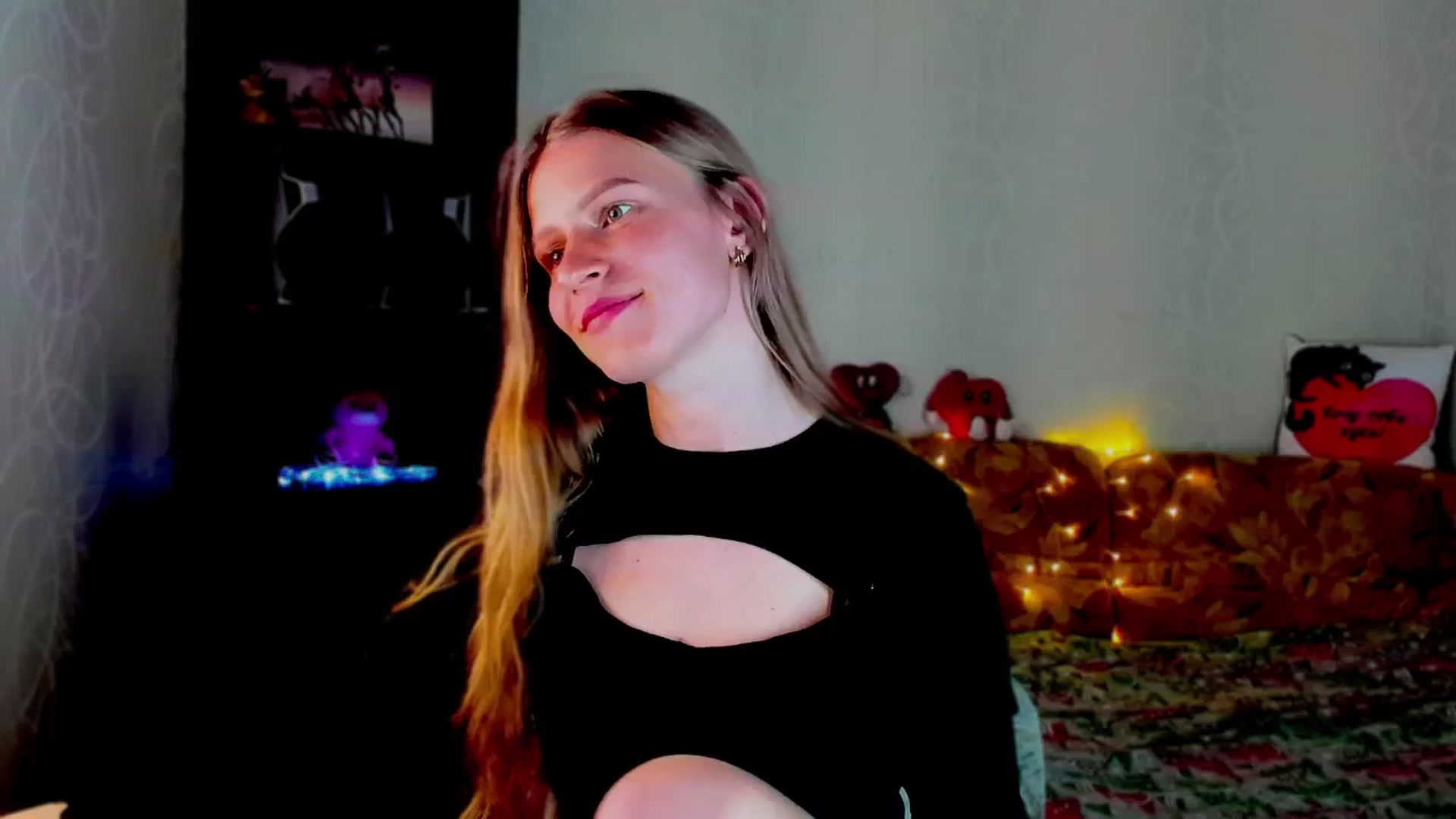 Gallery image thumbnail from Luna_evan's myfreecams stream on, 05/21/2025, 11:47 image 9 of 20