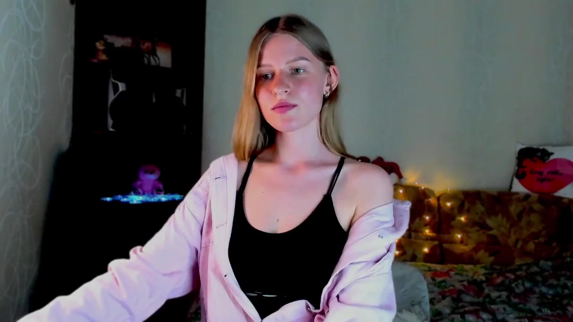 Gallery image thumbnail from Luna_evan's myfreecams stream on, 05/26/2025, 11:03 image 6 of 20