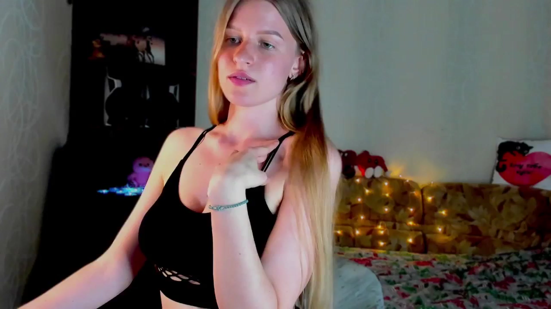 Gallery image thumbnail from Luna_evan's myfreecams stream on, 05/26/2025, 11:48 image 20 of 20