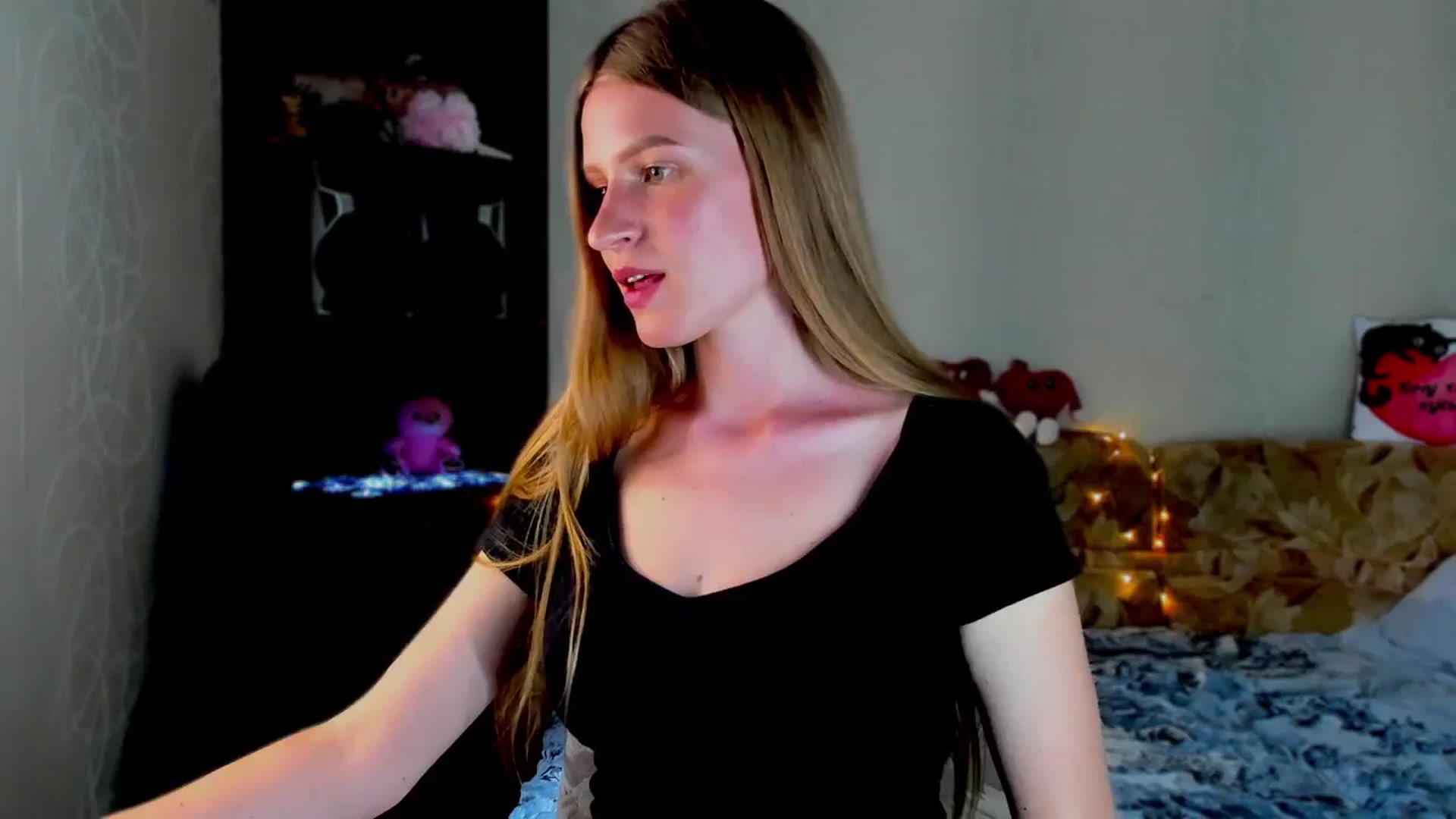 Gallery image thumbnail from Luna_evan's myfreecams stream on, 06/02/2025, 12:57 image 13 of 20