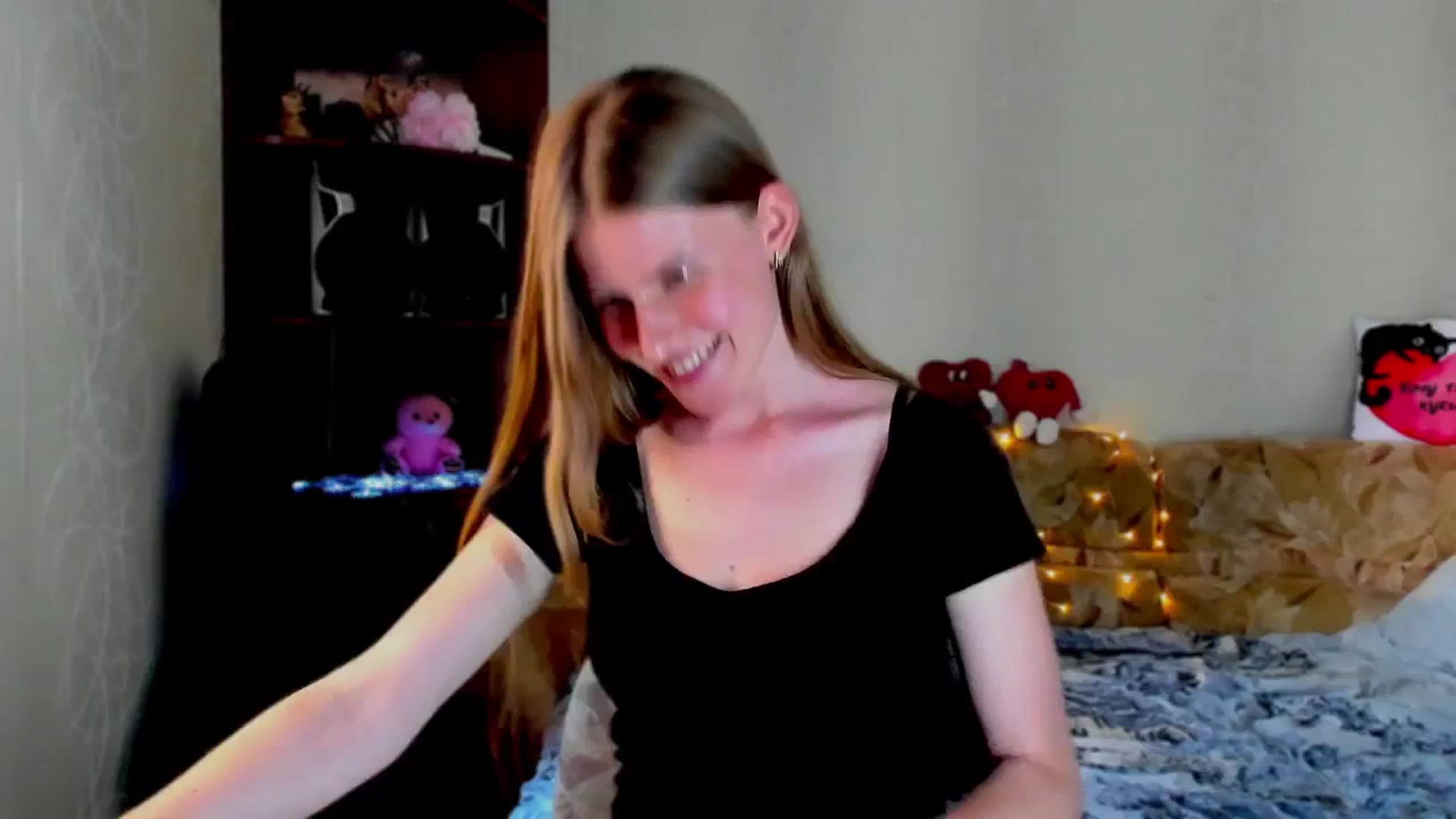 Gallery image thumbnail from Luna_evan's myfreecams stream on, 06/02/2025, 12:57 image 3 of 20