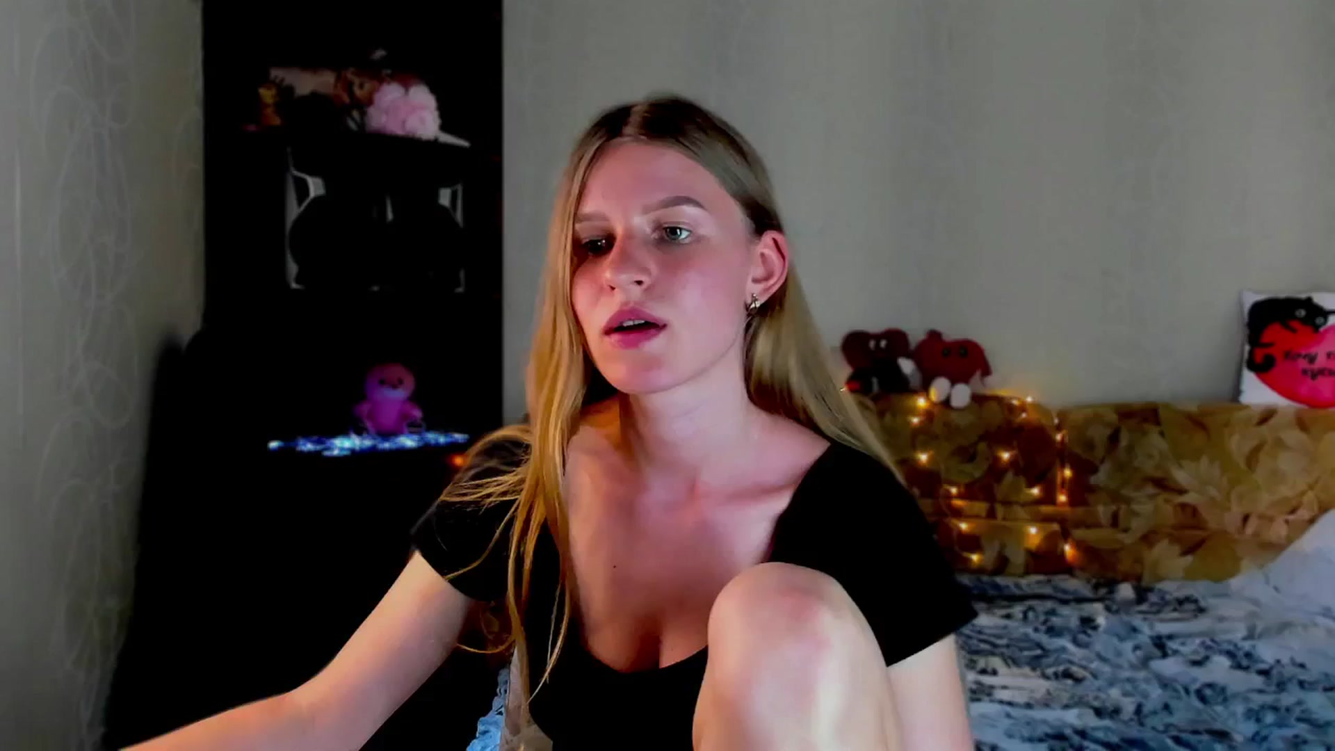 Gallery image thumbnail from Luna_evan's myfreecams stream on, 06/02/2025, 13:22 image 5 of 20