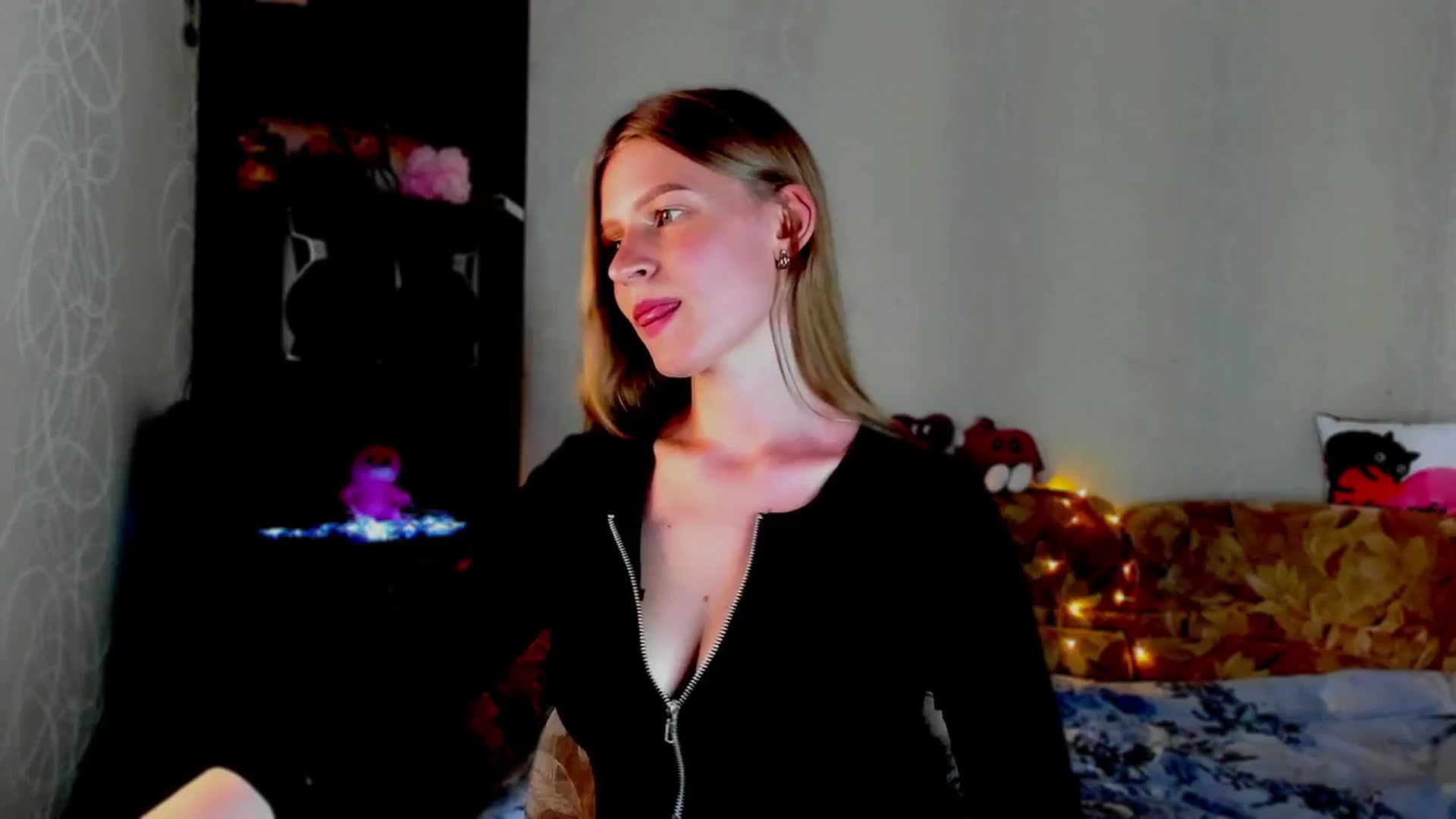 Gallery image thumbnail from Luna_evan's myfreecams stream on, 06/03/2025, 11:56 image 1 of 20