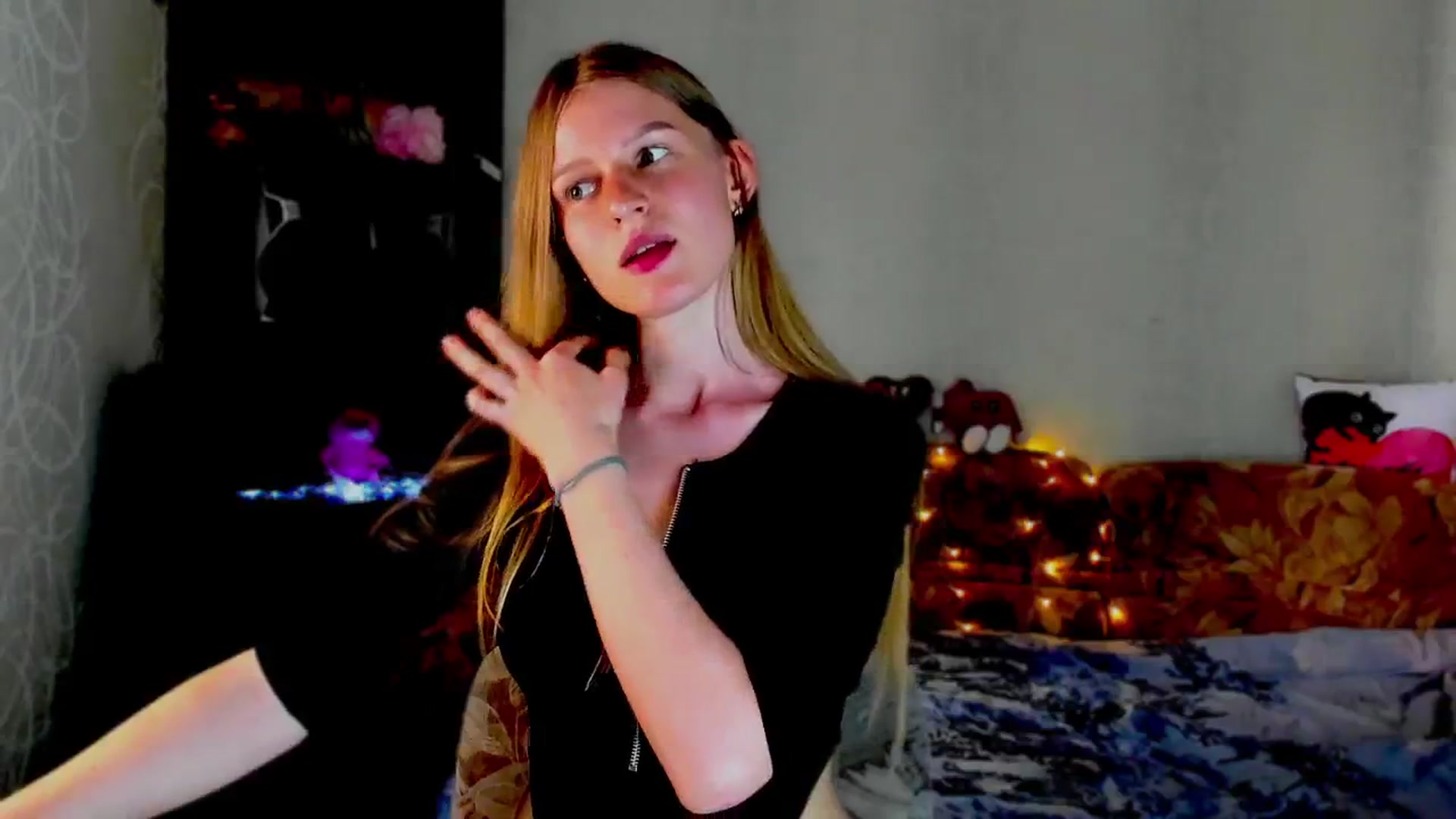 Gallery image thumbnail from Luna_evan's myfreecams stream on, 06/03/2025, 12:41 image 7 of 20