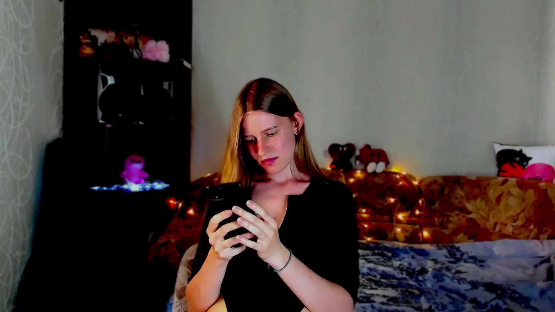 Gallery image thumbnail from Luna_evan's myfreecams stream on, 06/03/2025, 12:41 image 10 of 20